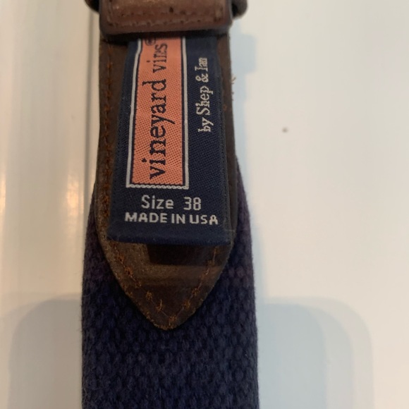 Men’s vineyard vines belt. - Picture 3 of 3